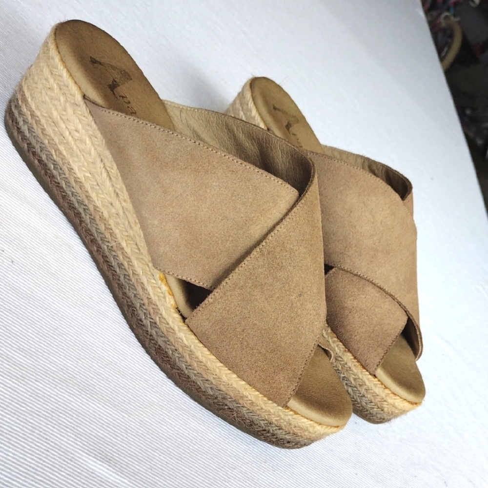 Passeart Platform Crisscross Sandal